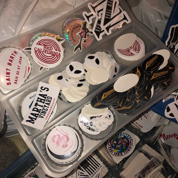 75 BRANDY MELVILLE STICKERS - Picture 4 of 7
